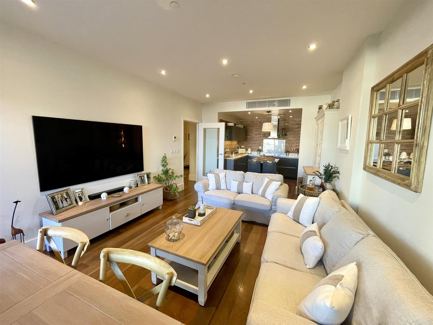 Image of Apartment - 2 Bedrooms - 2 Bathrooms for Sale in Midtown-Gibraltar, Image 5